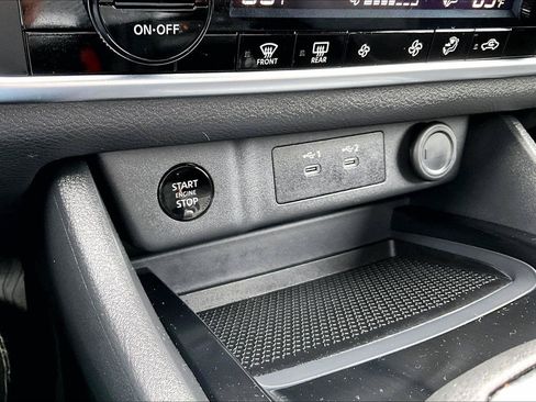 Used 2025 Nissan Rogue SV AWD/4WD image 17