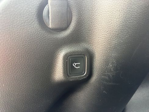 Used 2018 Jeep Compass Latitude w/ Popular Equipment Group image 26