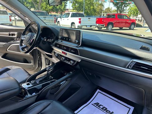 Used 2020 Kia Telluride S w/ S 8 Passenger Seating Package FWD image 34