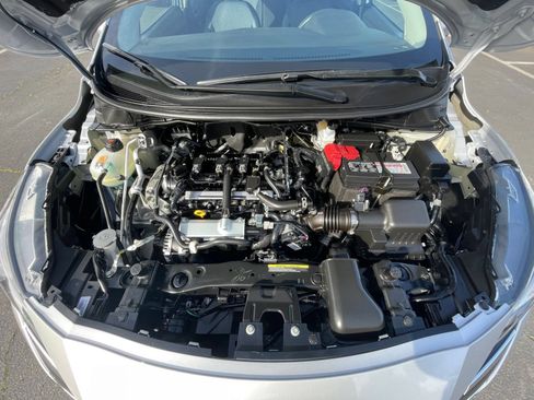 Used 2025 Nissan Versa SV FWD image 30
