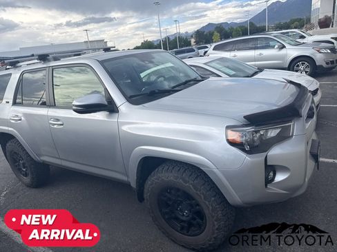 Used 2022 Toyota 4Runner SR5 Premium AWD/4WD image 11