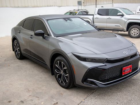 Certified 2026 Toyota Crown XLE image 5