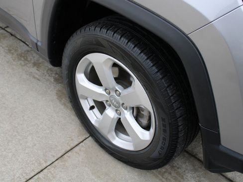 Used 2019 Jeep Compass Latitude w/ Popular Equipment Group image 37