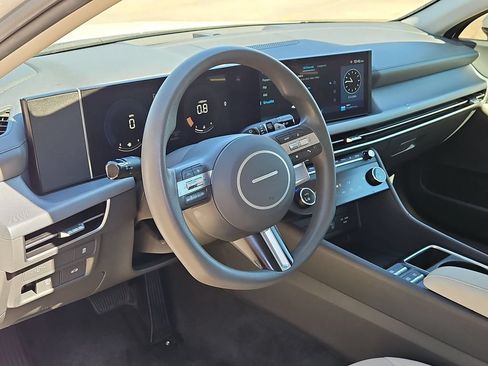 Used 2025 Hyundai Sonata SEL FWD image 15