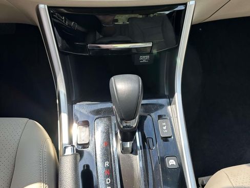 Certified 2017 Honda Accord Touring image 17