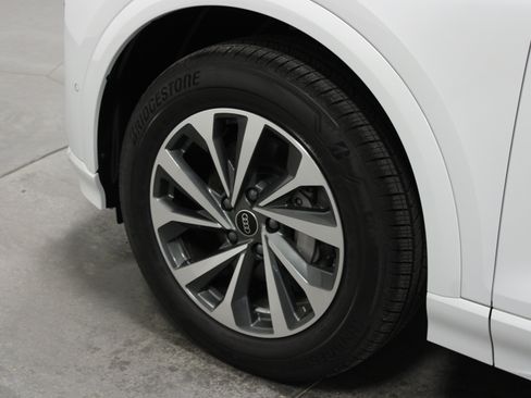 Used 2025 Audi Q6 e-tron Premium Plus w/ Premium Plus AWD/4WD image 10