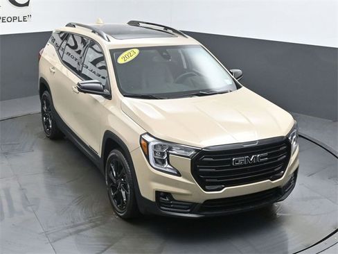 Used 2023 GMC Terrain SLT w/ Infotainment Package II image 46
