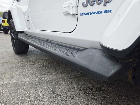 Used 2023 Jeep Wrangler Unlimited Sahara w/ Cold Weather Group image 21