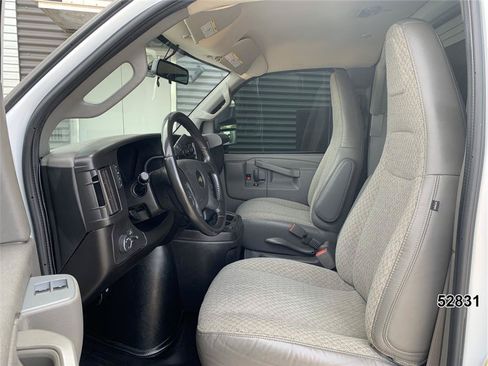 Used 2022 Chevrolet Express 3500 w/ Power Convenience Package RWD image 23