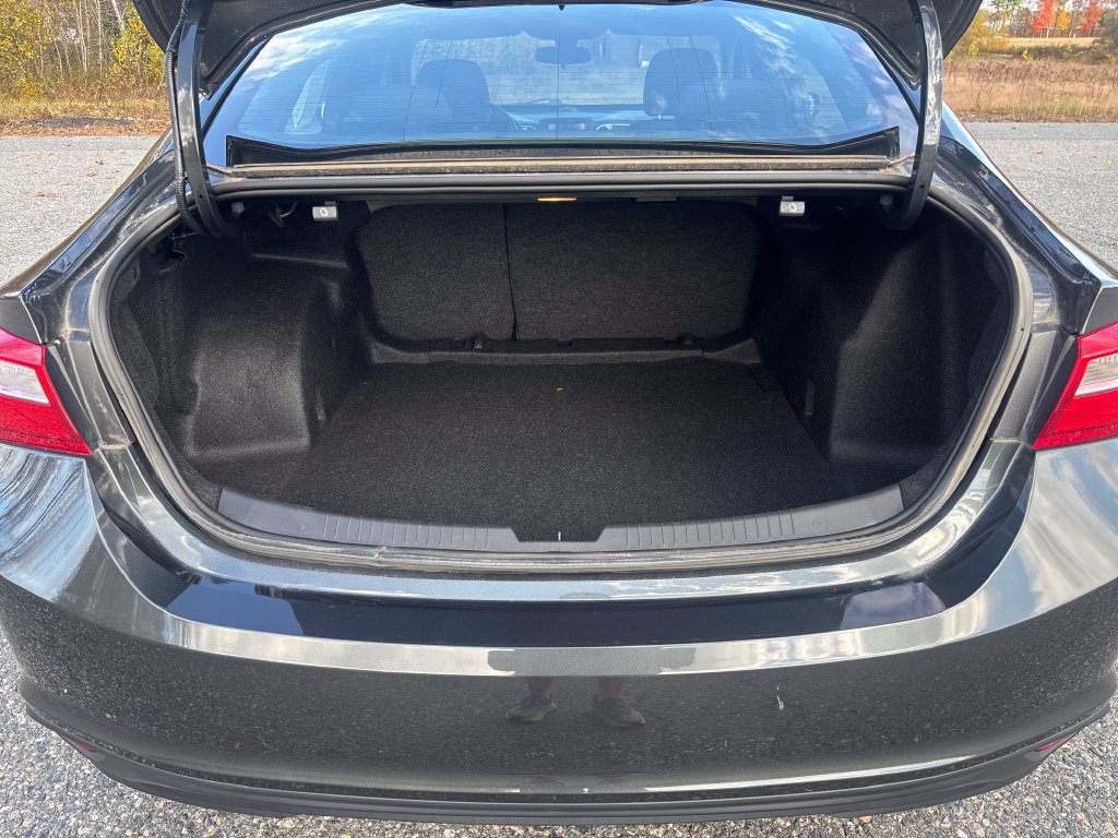 Used 2018 Chevrolet Malibu LT FWD image 21