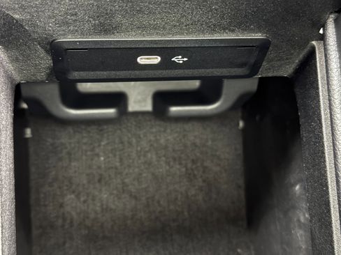 Used 2024 Mercedes-Benz GLS 580 4MATIC image 37