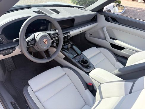 Used 2025 Porsche 911 Carrera RWD image 6