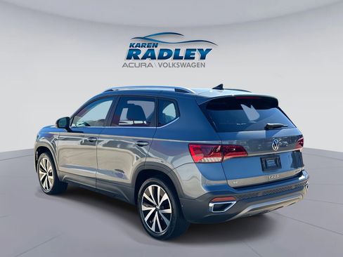 Certified 2023 Volkswagen Taos SE w/ Panoramic Sunroof Package image 21