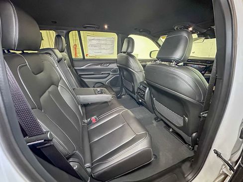 New 2026 Jeep Grand Cherokee Limited image 4