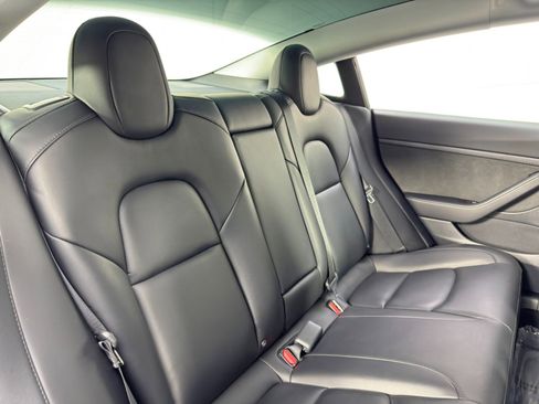 Used 2021 Tesla Model 3 Standard Range Plus image 39