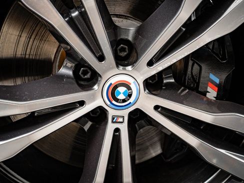 Used 2023 BMW X7 M60i w/ Executive Package image 8