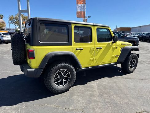 Used 2024 Jeep Wrangler Unlimited Rubicon AWD/4WD image 14