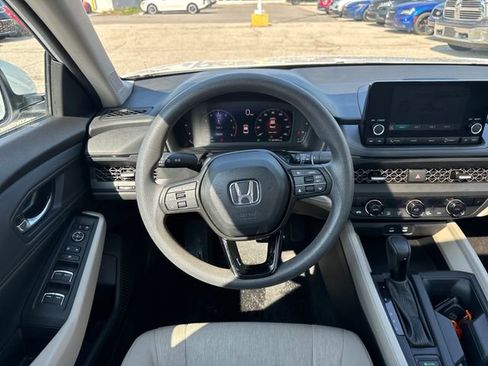 Used 2023 Honda Accord EX image 20