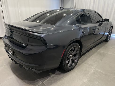 Used 2017 Dodge Charger R/T w/ Premium Group RWD image 6