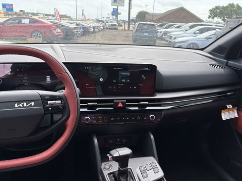 New 2026 Kia K4 FWD image 18