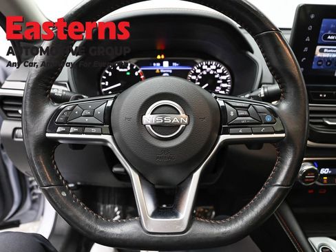 Used 2023 Nissan Altima 2.0 SR FWD image 10