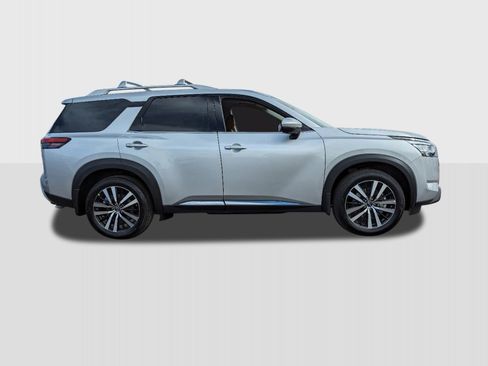 New 2025 Nissan Pathfinder Platinum w/ Cargo Package image 7