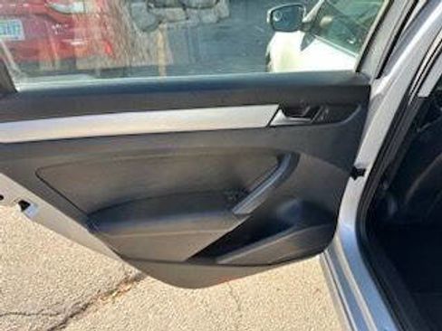 Used 2013 Volkswagen Passat 2.5 SE image 33