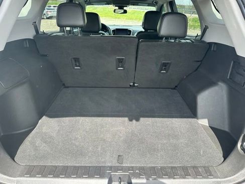Used 2022 GMC Terrain SLT w/ GMC Pro Grade Package AWD/4WD image 13