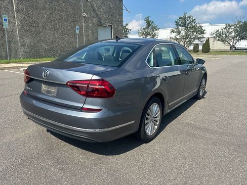 Used 2017 Volkswagen Passat 1.8T SE FWD image 7