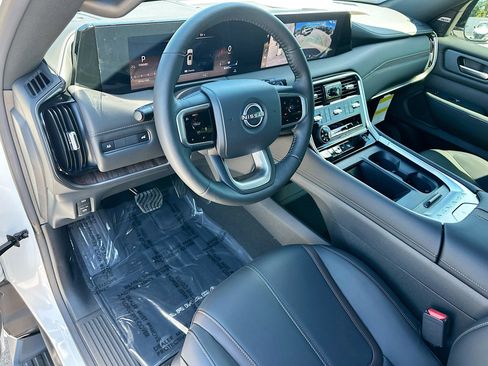 New 2026 Nissan Armada SL w/ Captain's Chari Seat Package image 6