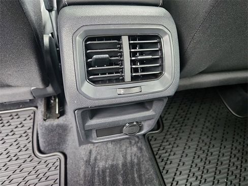 Certified 2022 Volkswagen Tiguan S image 11