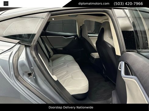 Used 2013 Tesla Model S Performance RWD image 21