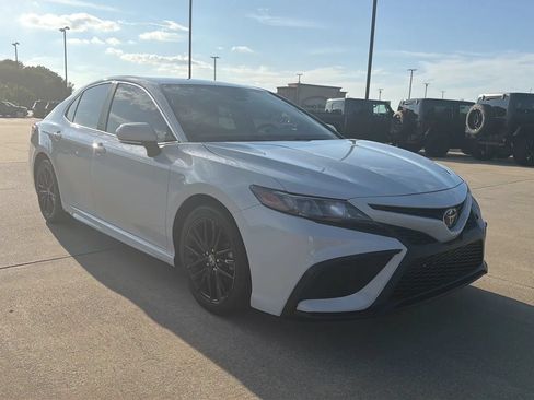 Used 2022 Toyota Camry SE FWD image 29