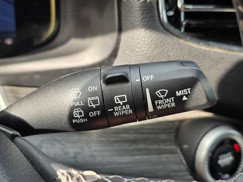 Used 2024 Jeep Wagoneer Series II w/ Flexible Seating Group RWD image 41