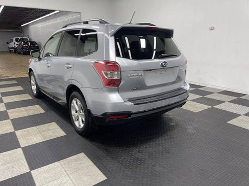 Used 2014 Subaru Forester 2.5i Touring AWD/4WD image 2