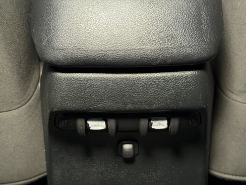 Used 2018 Jeep Wrangler Unlimited Sport S AWD/4WD image 24