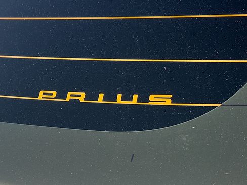 Used 2026 Toyota Prius FWD image 8