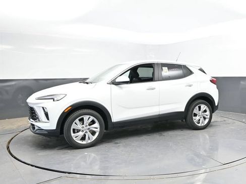 Used 2025 Buick Encore GX Preferred AWD/4WD image 7