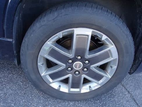 Used 2012 GMC Acadia Denali image 11