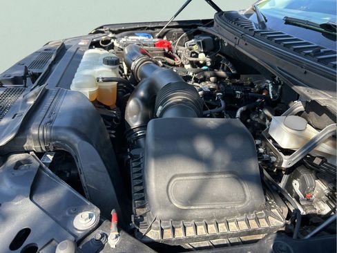 Used 2024 Ford Expedition Limited image 35