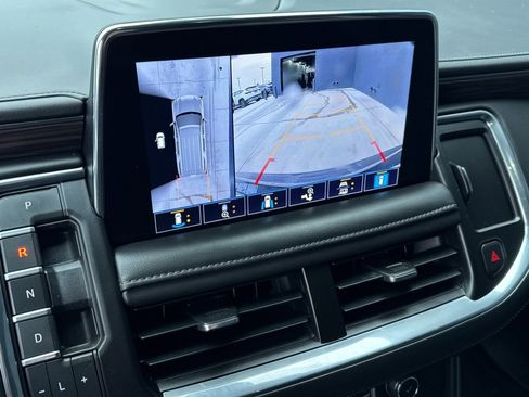 Used 2021 Chevrolet Tahoe Z71 w/ Z71 Off-Road Package image 7