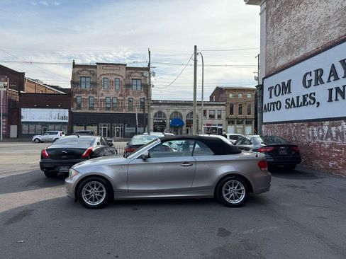 Used 2010 BMW 128i Convertible image 10