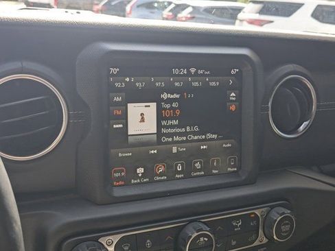 Used 2019 Jeep Wrangler Unlimited Sahara AWD/4WD image 18