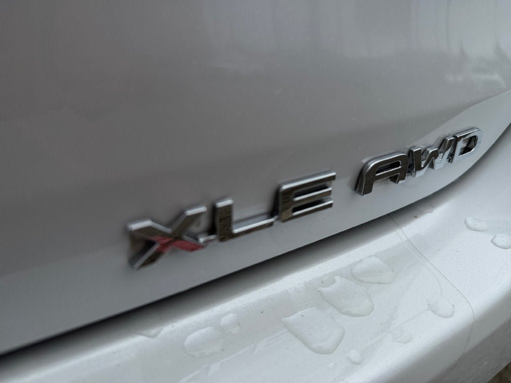 Used 2023 Toyota Highlander XLE AWD/4WD image 34