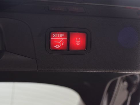 Certified 2022 Mercedes-Benz GLC 300 image 31