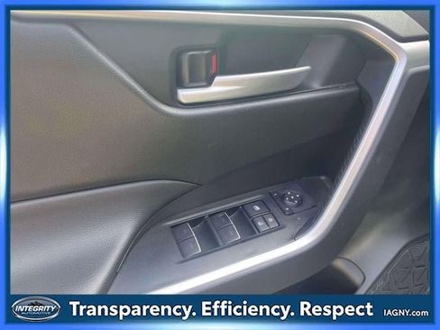 Used 2025 Toyota RAV4 XLE AWD/4WD image 15