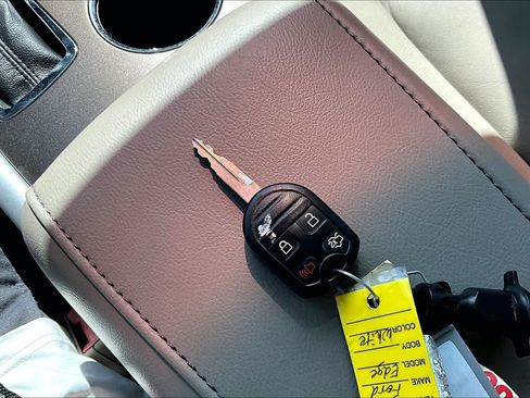 Used 2013 Ford Edge SEL FWD image 15