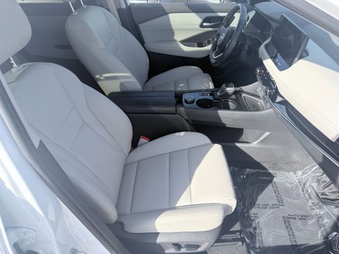 Used 2024 Nissan Rogue SL w/ SL Premium Package image 50