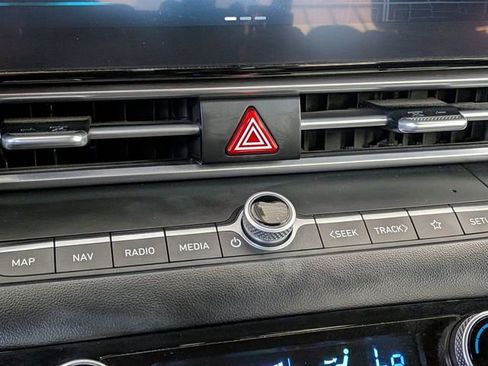 Used 2023 Hyundai Elantra SEL w/ Convenience Package image 22