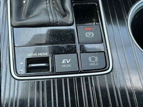 Certified 2025 Toyota Sienna XSE w/ XSE Plus Package FWD image 33